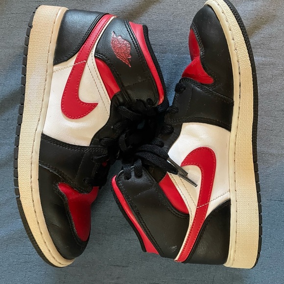 Jordan 1 Retro High OG, Size 6.5Y, EUC - Picture 4 of 9